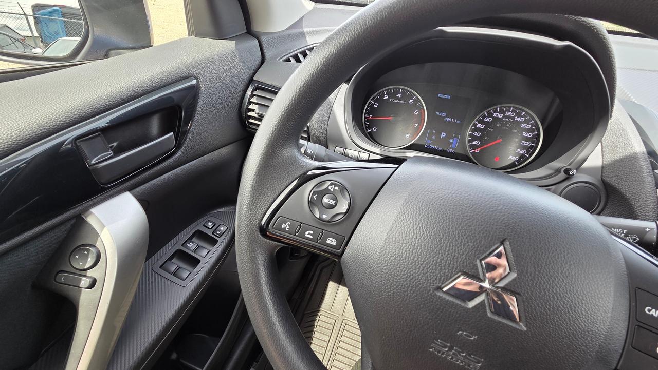 2022 Mitsubishi Eclipse Cross ES Photo