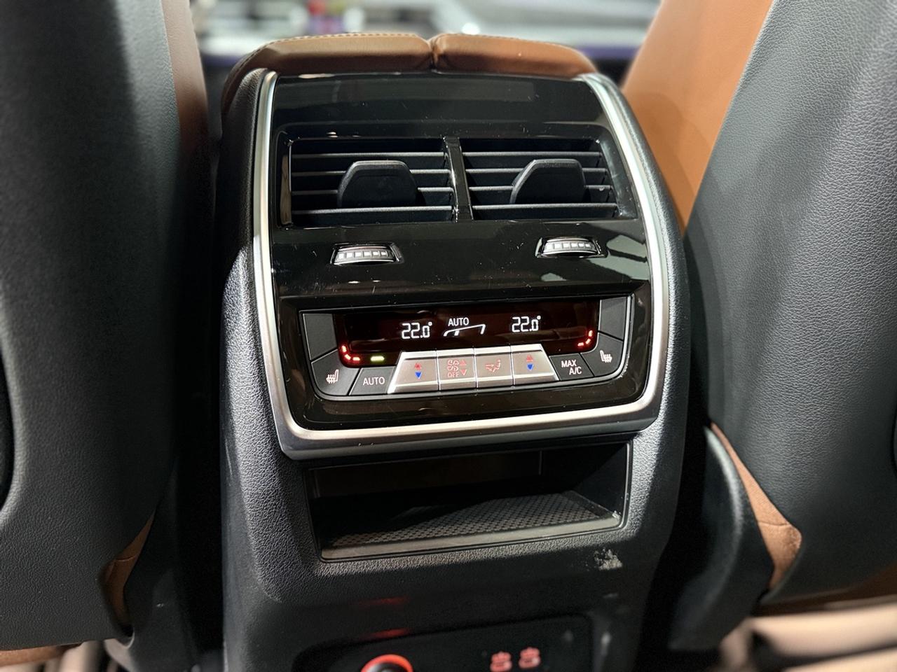 2022 BMW X7 xDrive40i Photo