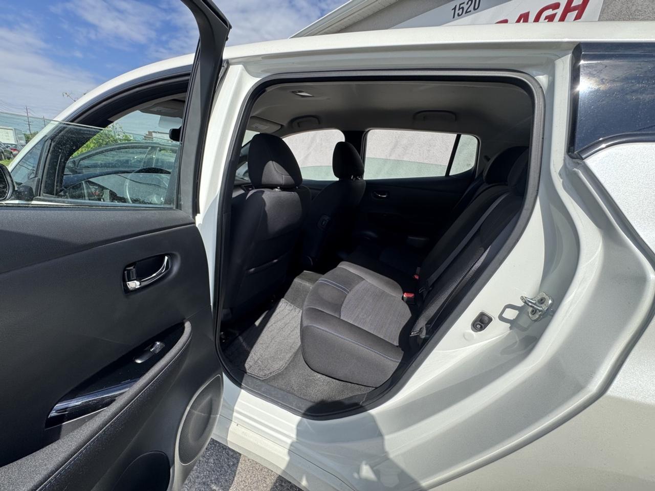 2018 Nissan Leaf SV Photo