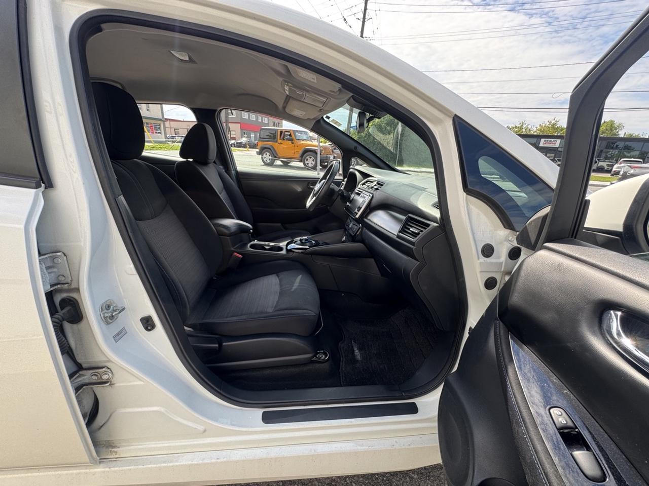 2018 Nissan Leaf SV Photo
