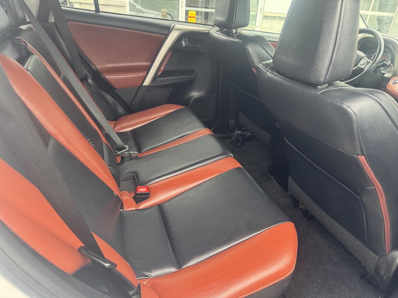 2015 Toyota RAV4 LIMITED  Photo