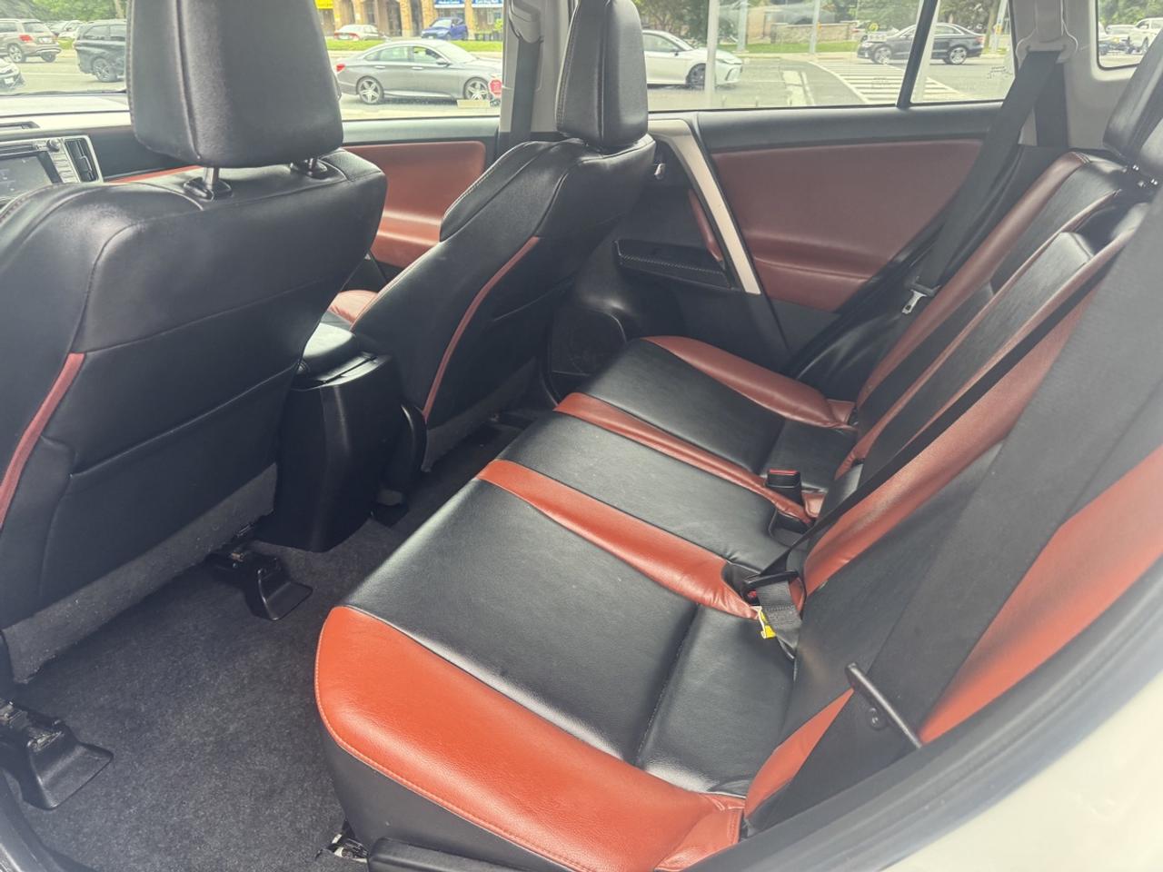 2015 Toyota RAV4 LIMITED  Photo