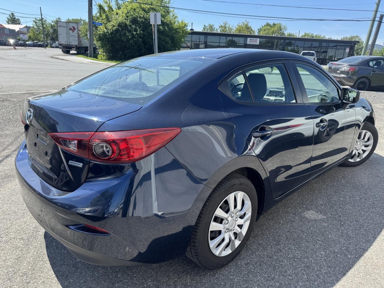 2015 Mazda MAZDA3 I Sport Photo2