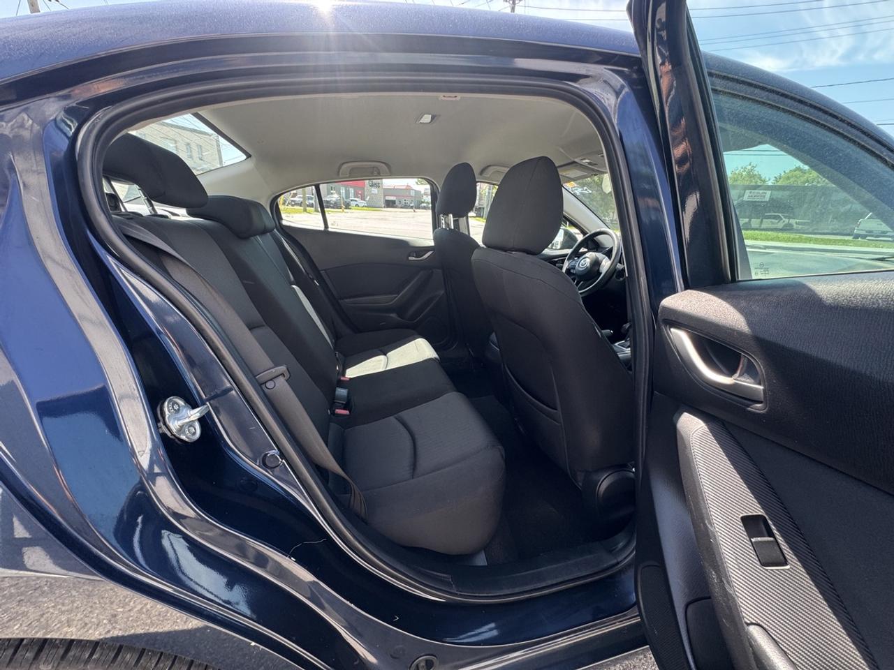2015 Mazda MAZDA3 I Sport Photo