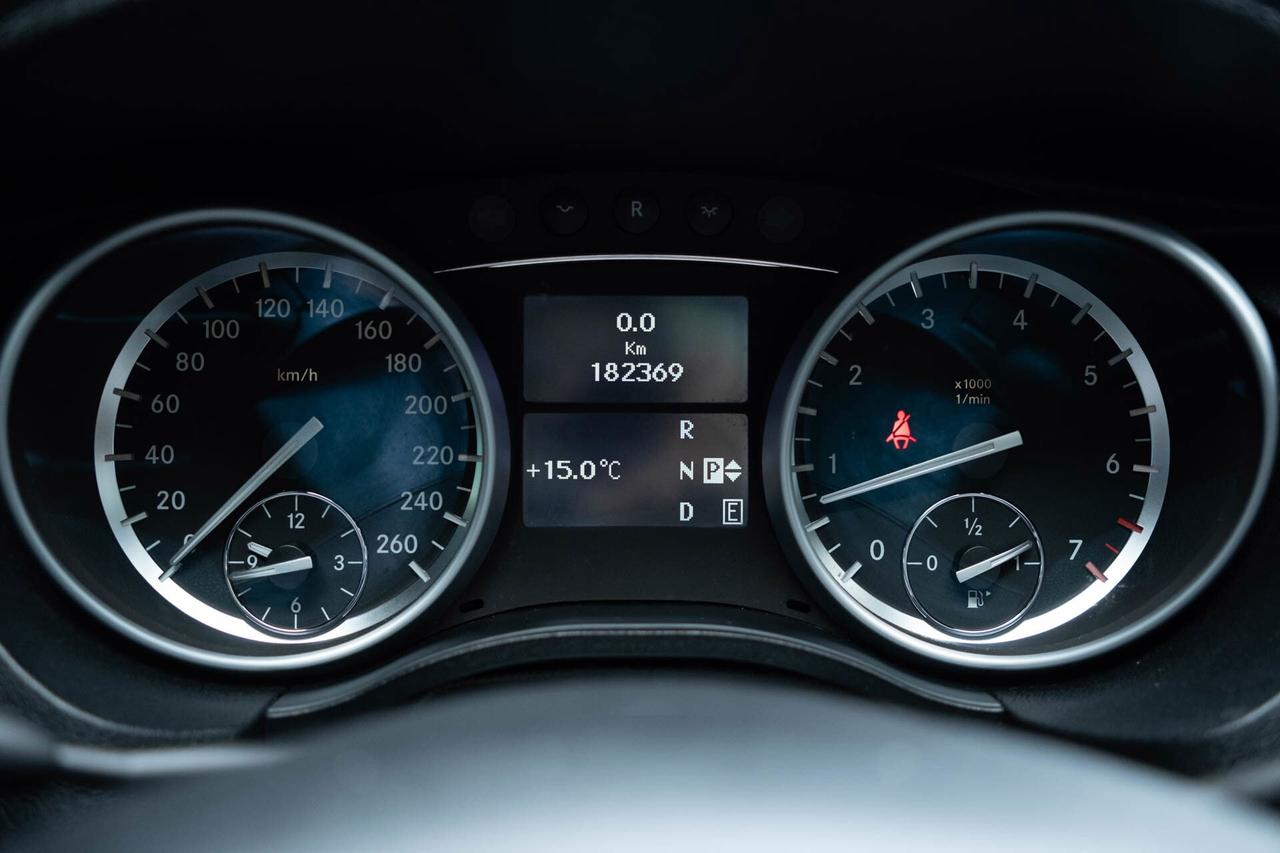 2012 Mercedes-Benz R-Class R350 4MATIC w/ 3rd Row Photo