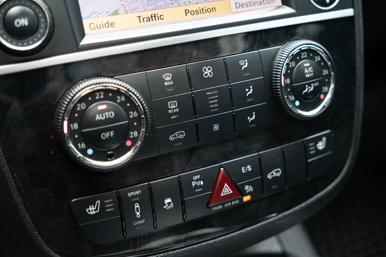 2012 Mercedes-Benz R-Class R350 4MATIC w/ 3rd Row Photo