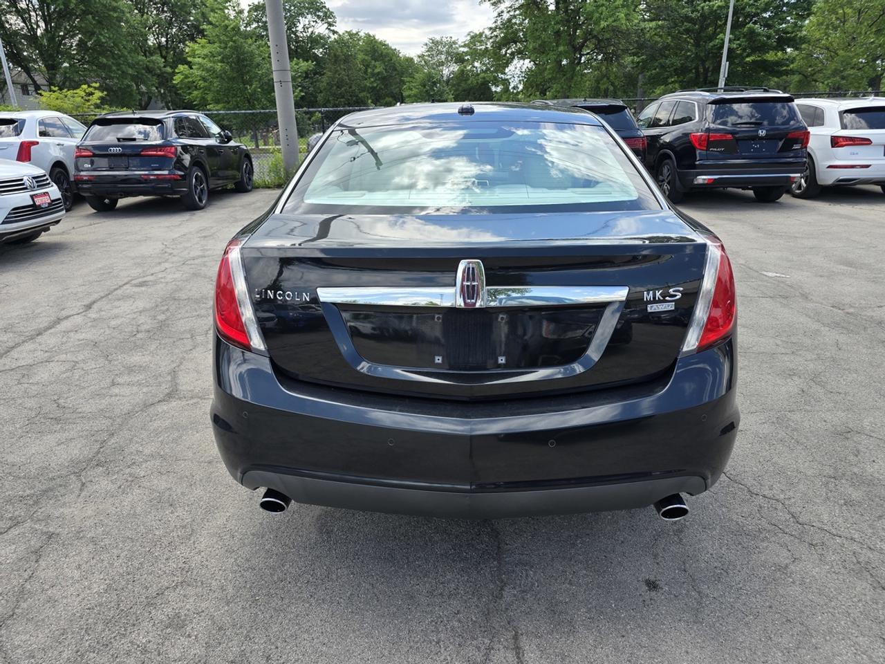 2010 Lincoln MKS  Photo