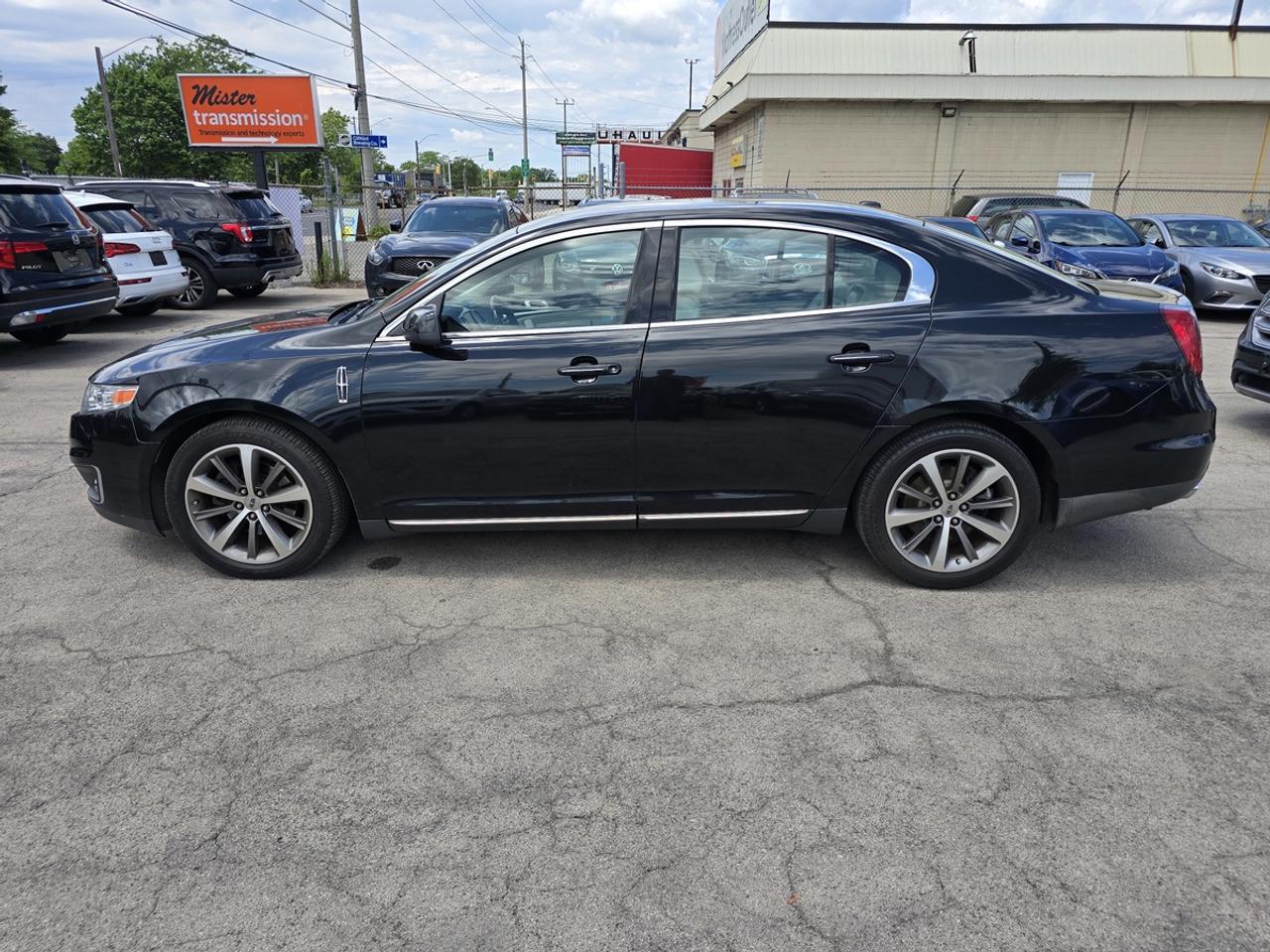 2010 Lincoln MKS  Photo