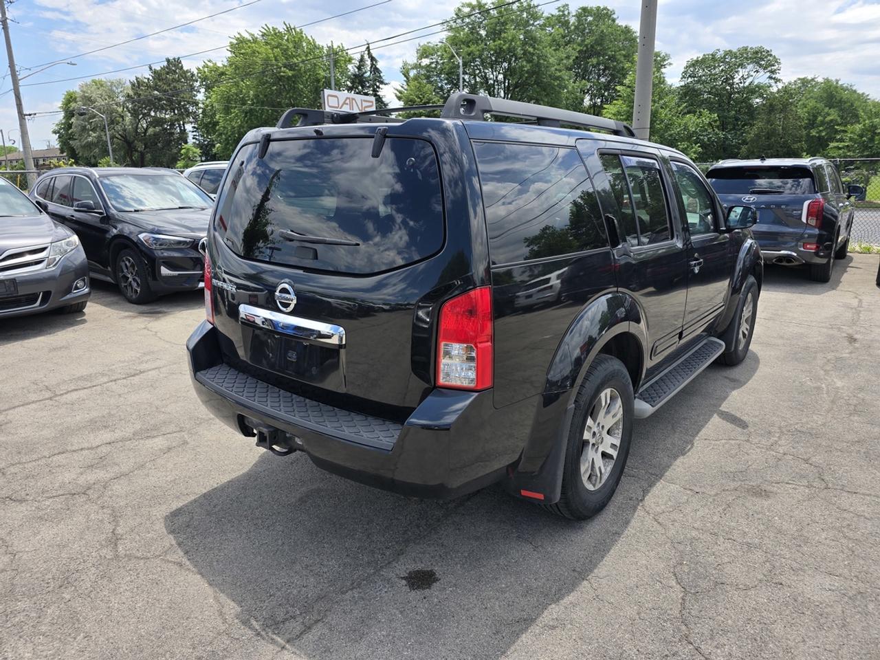2012 Nissan Pathfinder SV Photo4