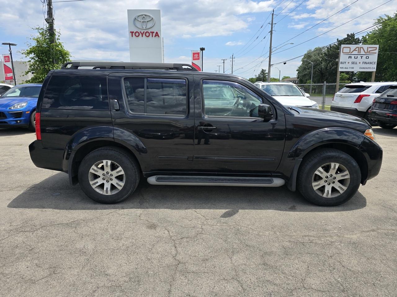 2012 Nissan Pathfinder SV Photo