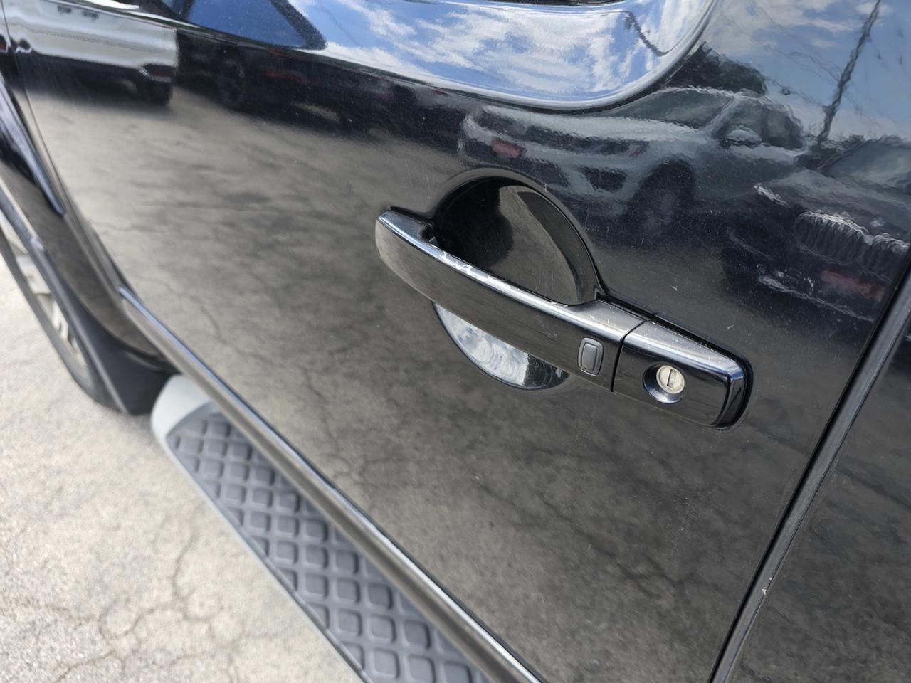 2012 Nissan Pathfinder SV Photo