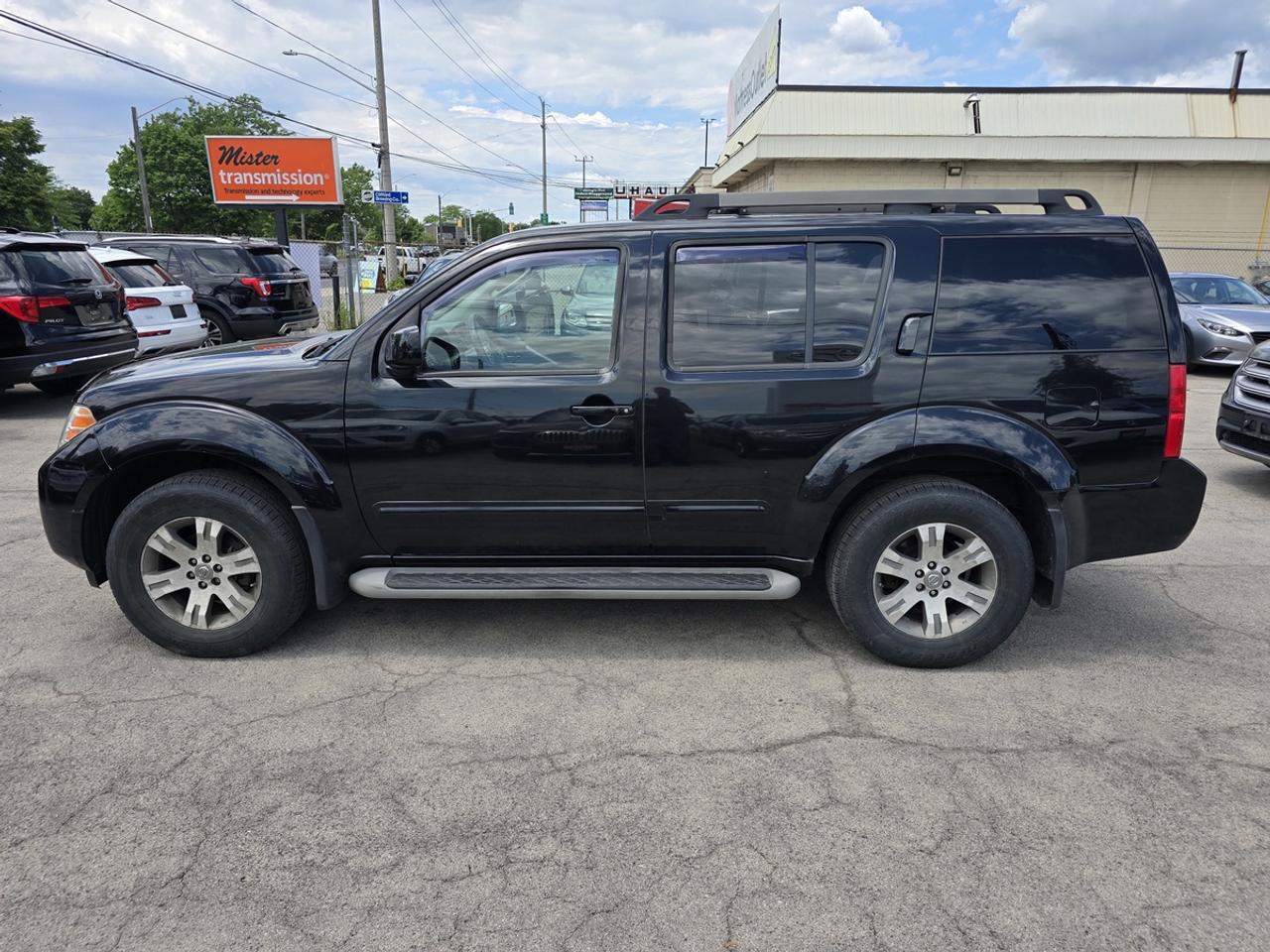 2012 Nissan Pathfinder SV Photo