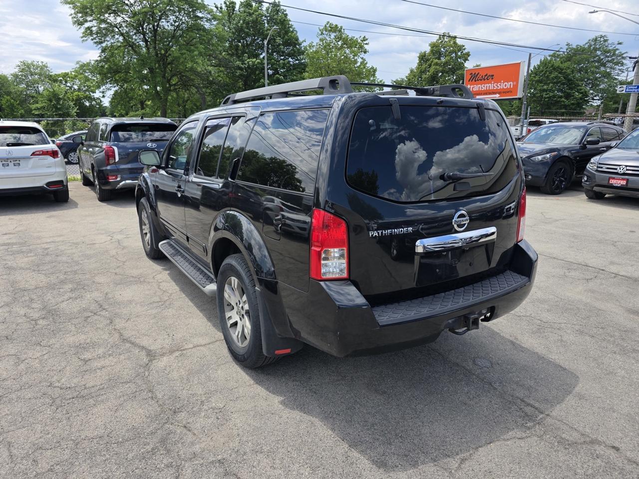 2012 Nissan Pathfinder SV Photo