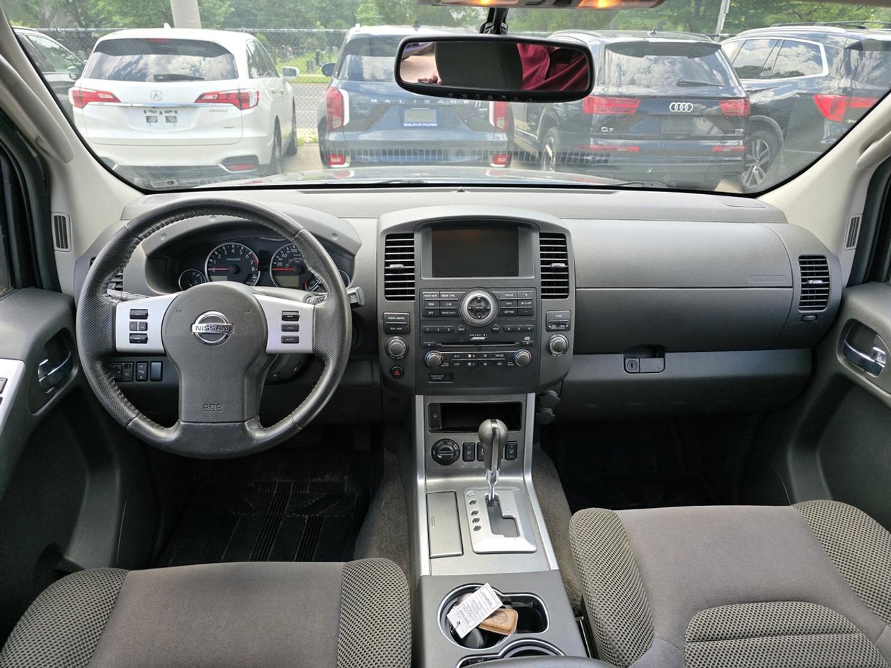 2012 Nissan Pathfinder SV Photo