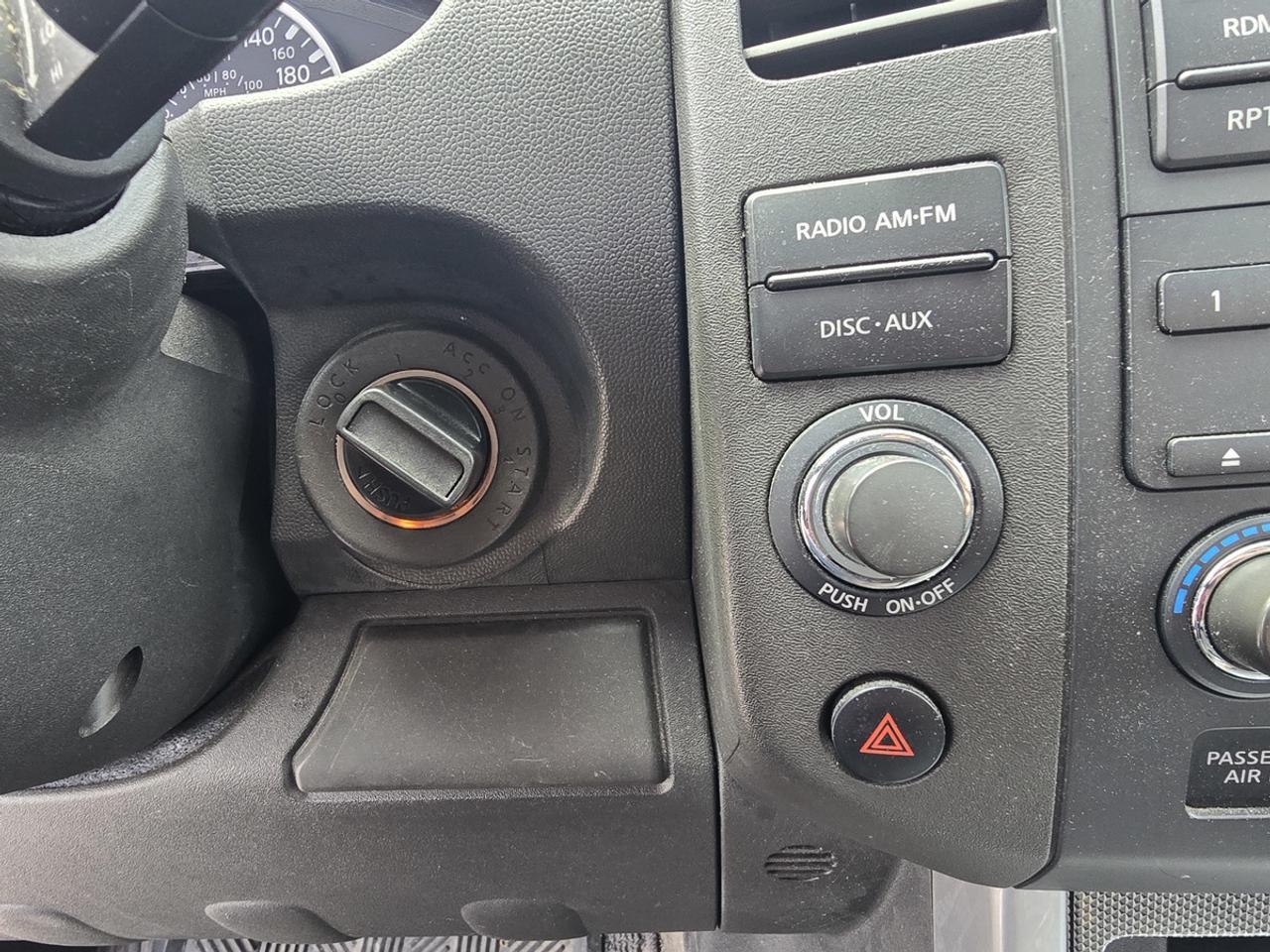 2012 Nissan Pathfinder SV Photo