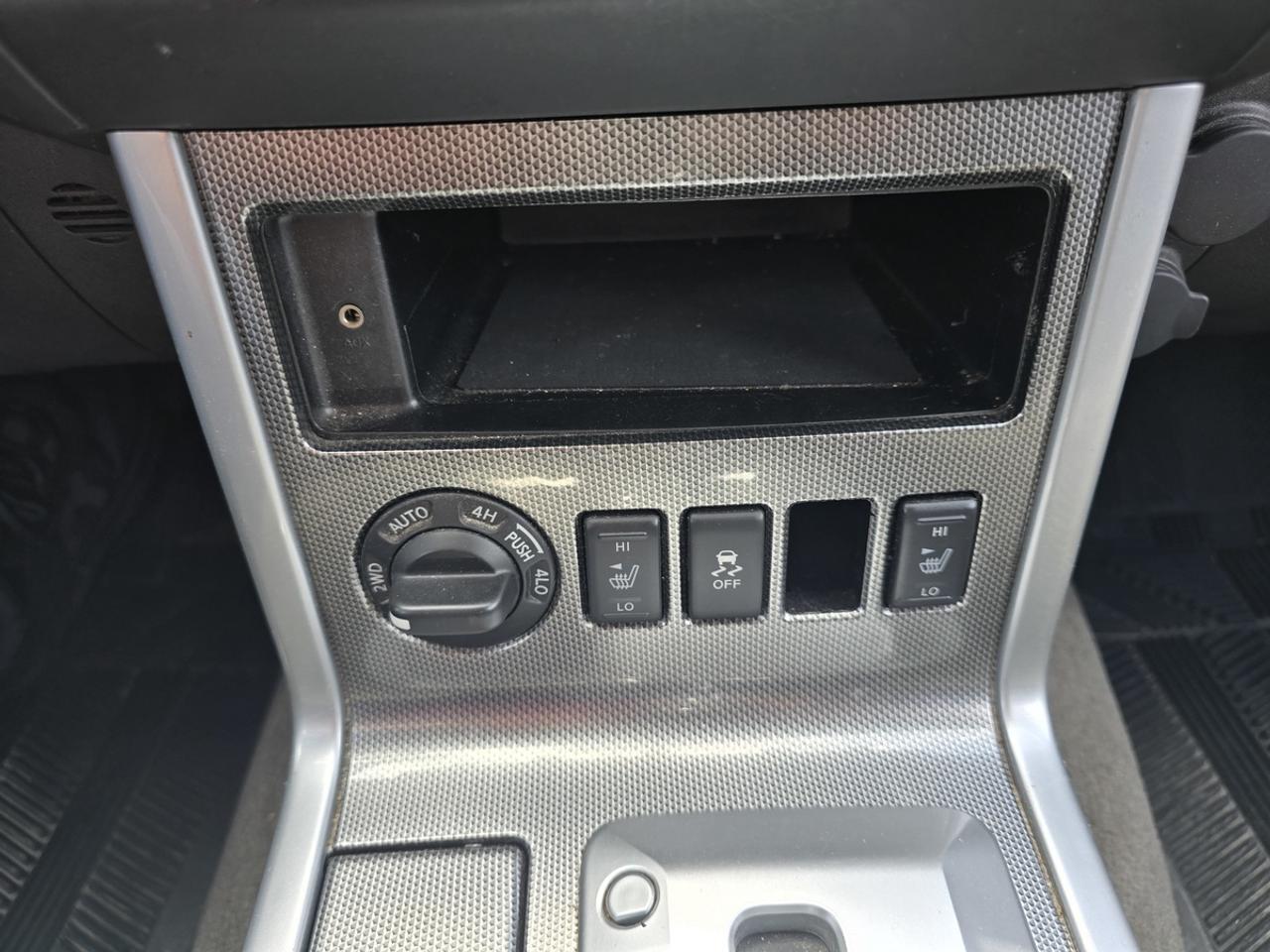 2012 Nissan Pathfinder SV Photo