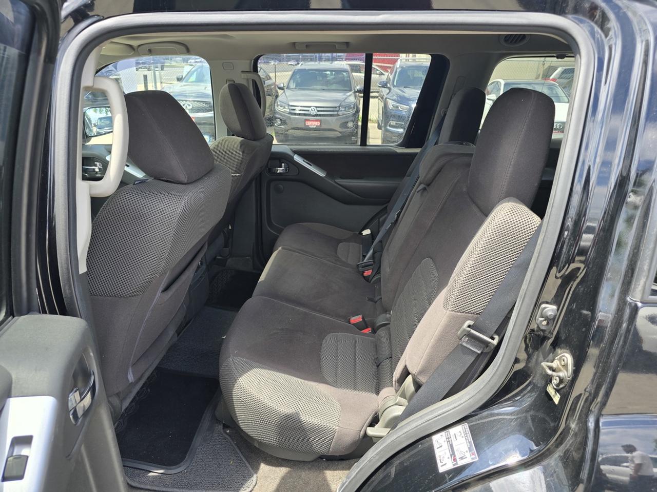 2012 Nissan Pathfinder SV Photo