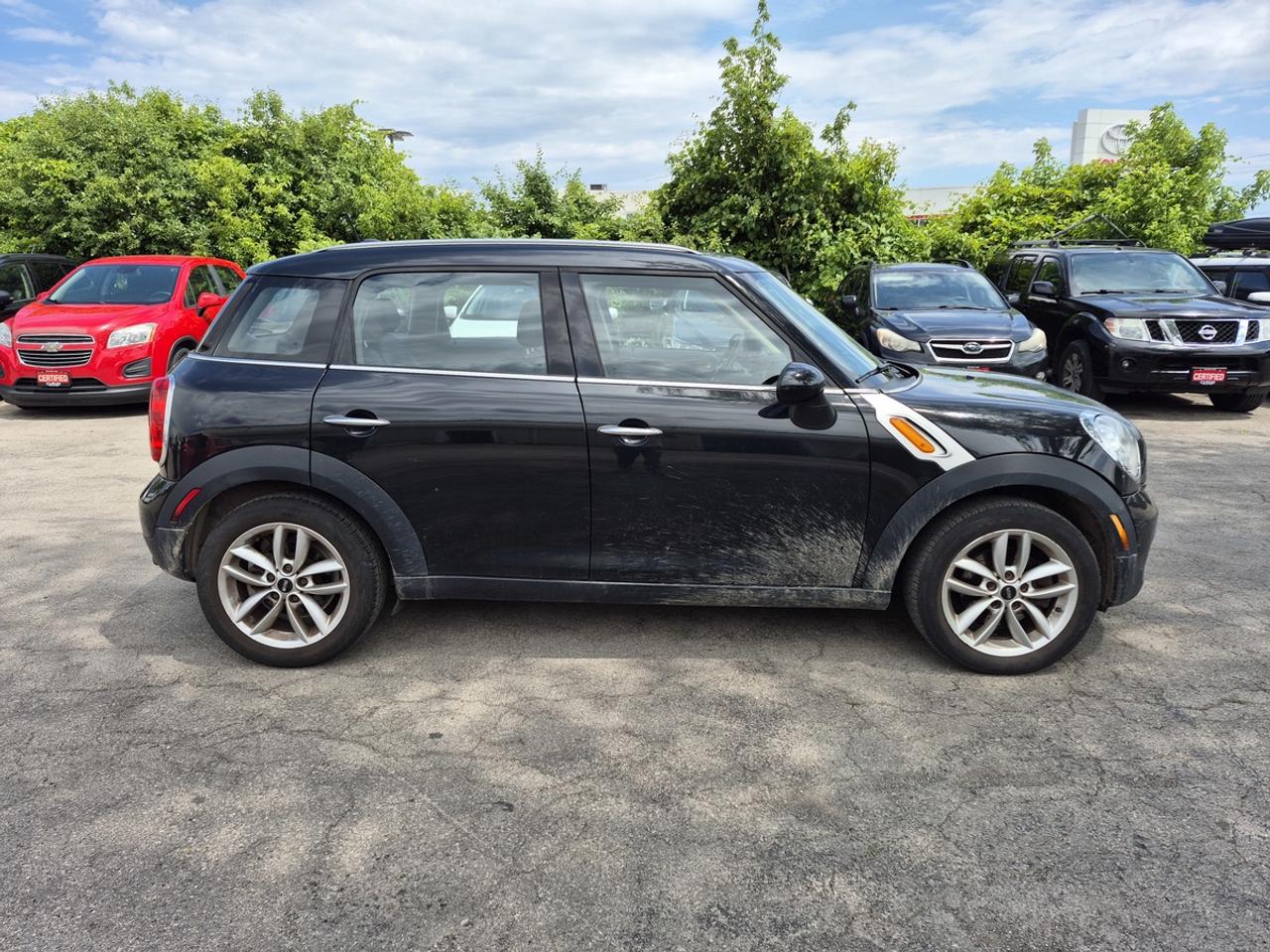 2014 MINI Countryman Base Photo3