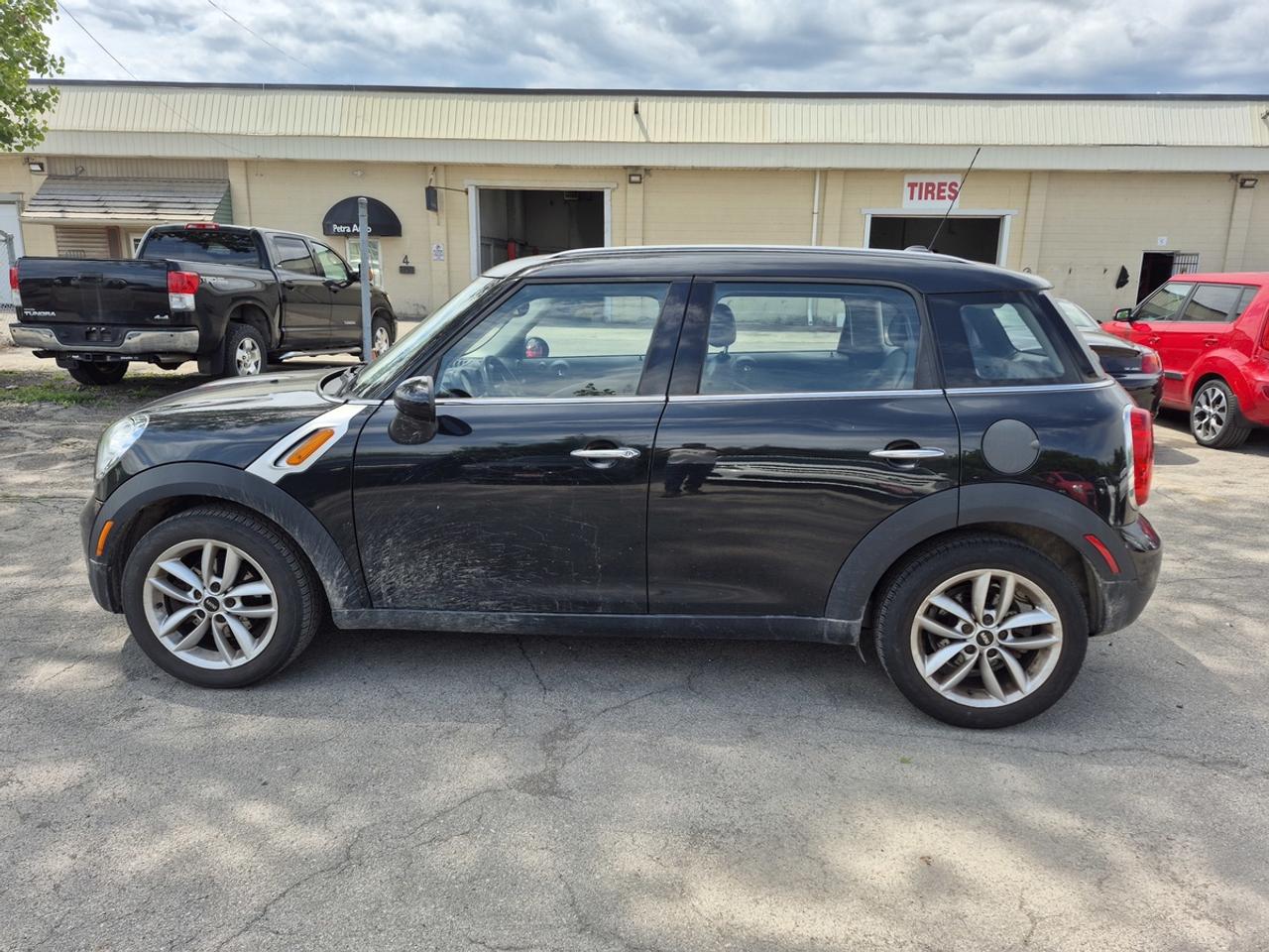 2014 MINI Countryman Base Photo