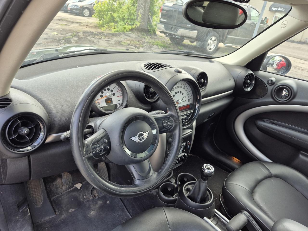 2014 MINI Countryman Base Photo