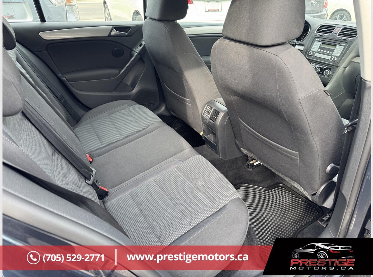 2010 Volkswagen Golf  Photo