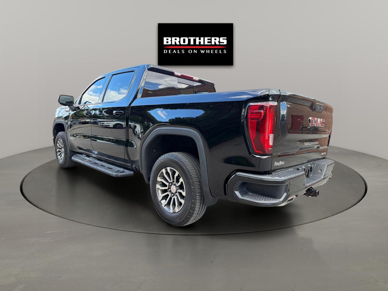 2023 GMC Sierra 1500 4WD Crew Cab AT4 No Accident One Owner Photo