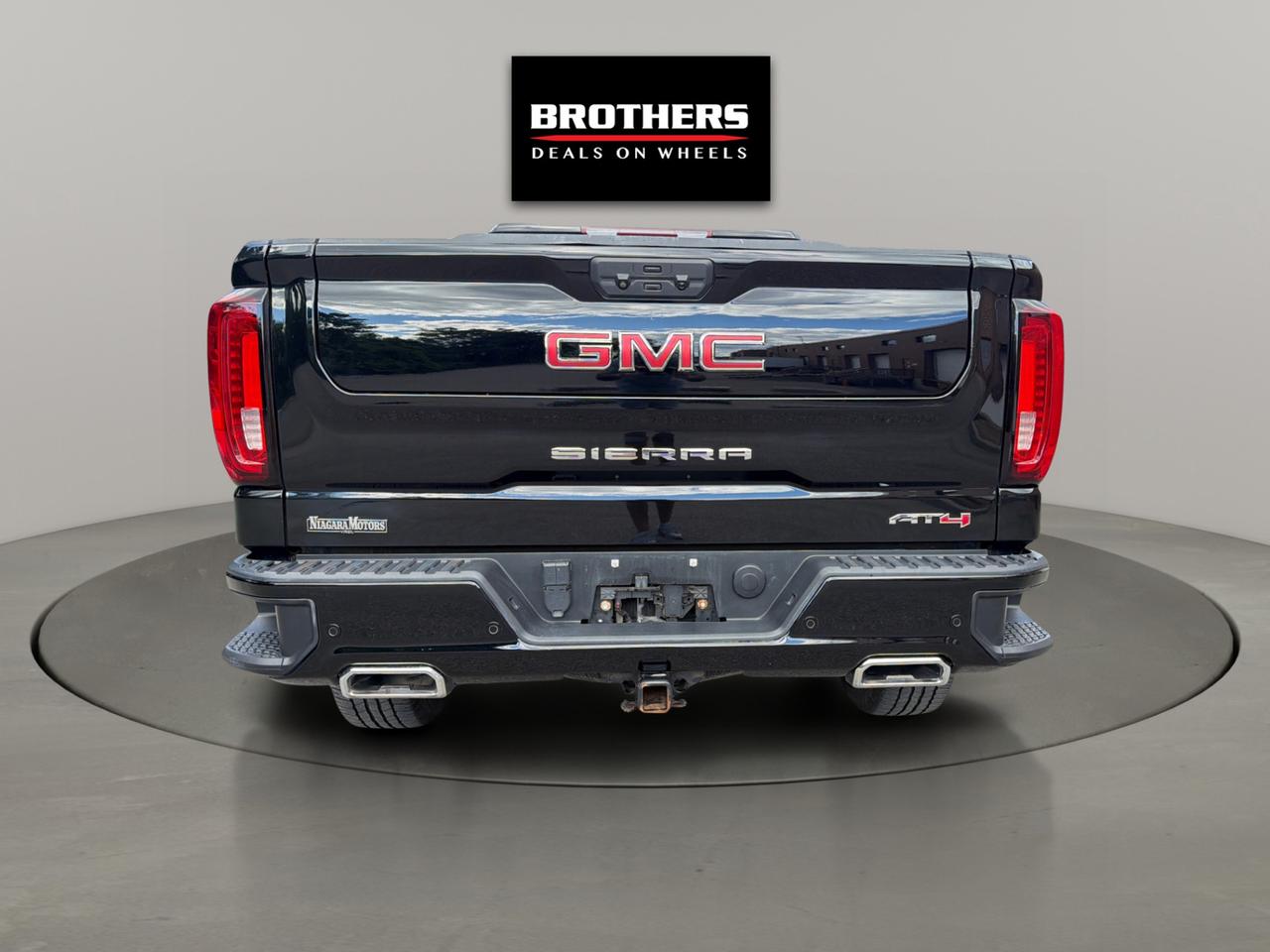 2023 GMC Sierra 1500 4WD Crew Cab AT4 No Accident One Owner Photo
