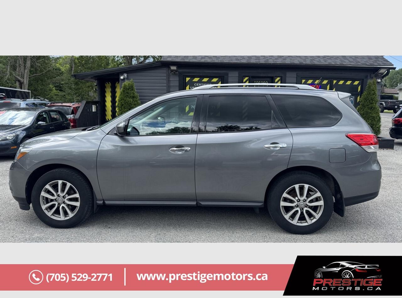 2015 Nissan Pathfinder SL Photo