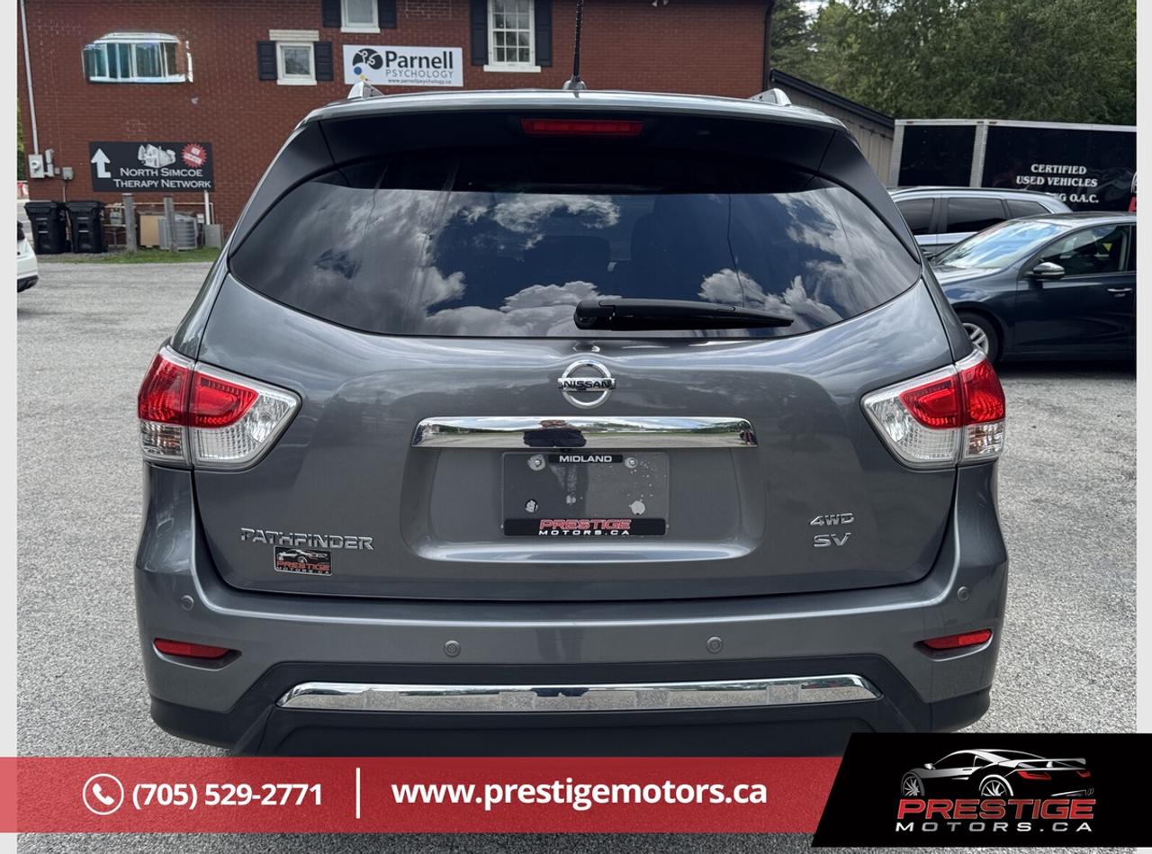 2015 Nissan Pathfinder SL Photo