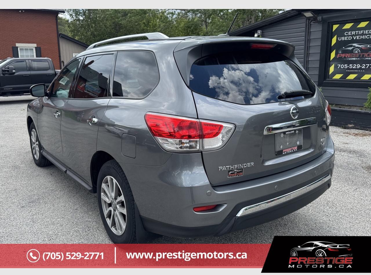 2015 Nissan Pathfinder SL Photo