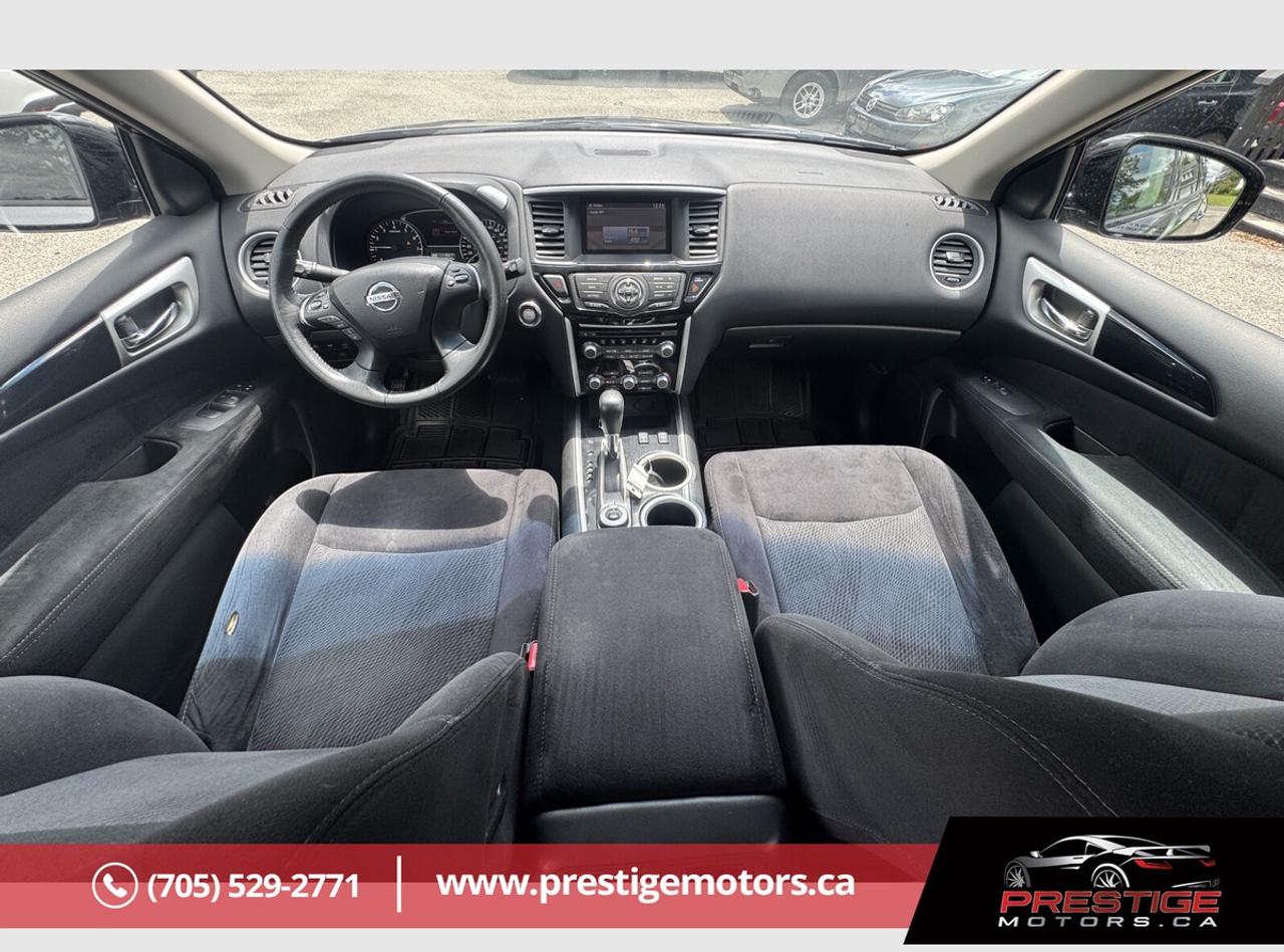 2015 Nissan Pathfinder SL Photo