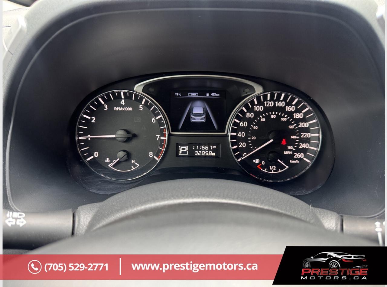 2015 Nissan Pathfinder SL Photo