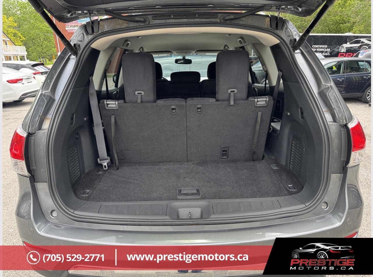 2015 Nissan Pathfinder SL Photo