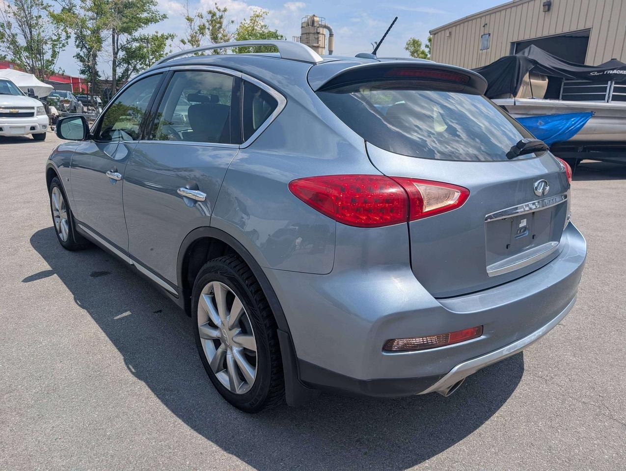 2017 Infiniti QX50 Premium Sunroof  BACKUP CAMERA AWD Photo4