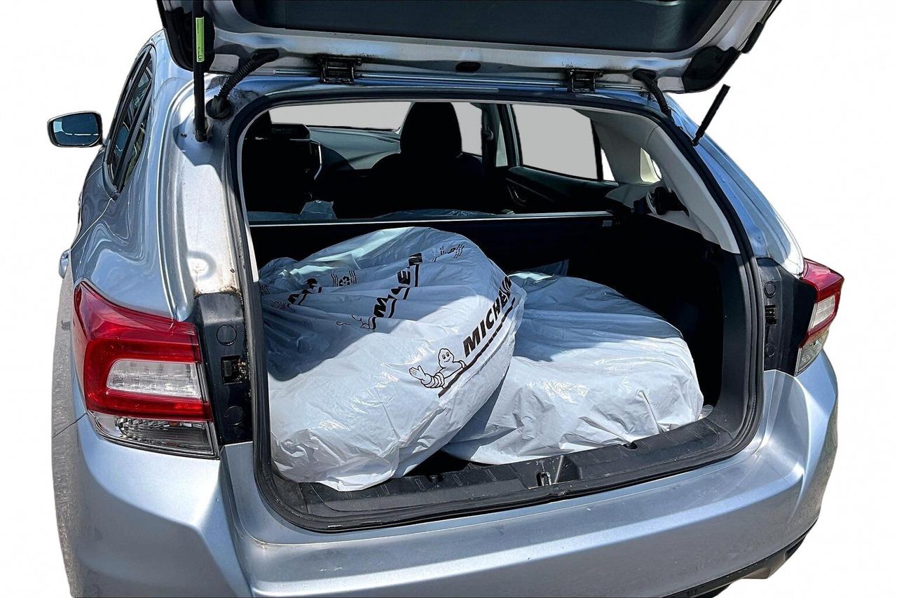 2019 Subaru Impreza TOURING AWD   ACCIDENT FREE   2 SETS OF TIRES Photo