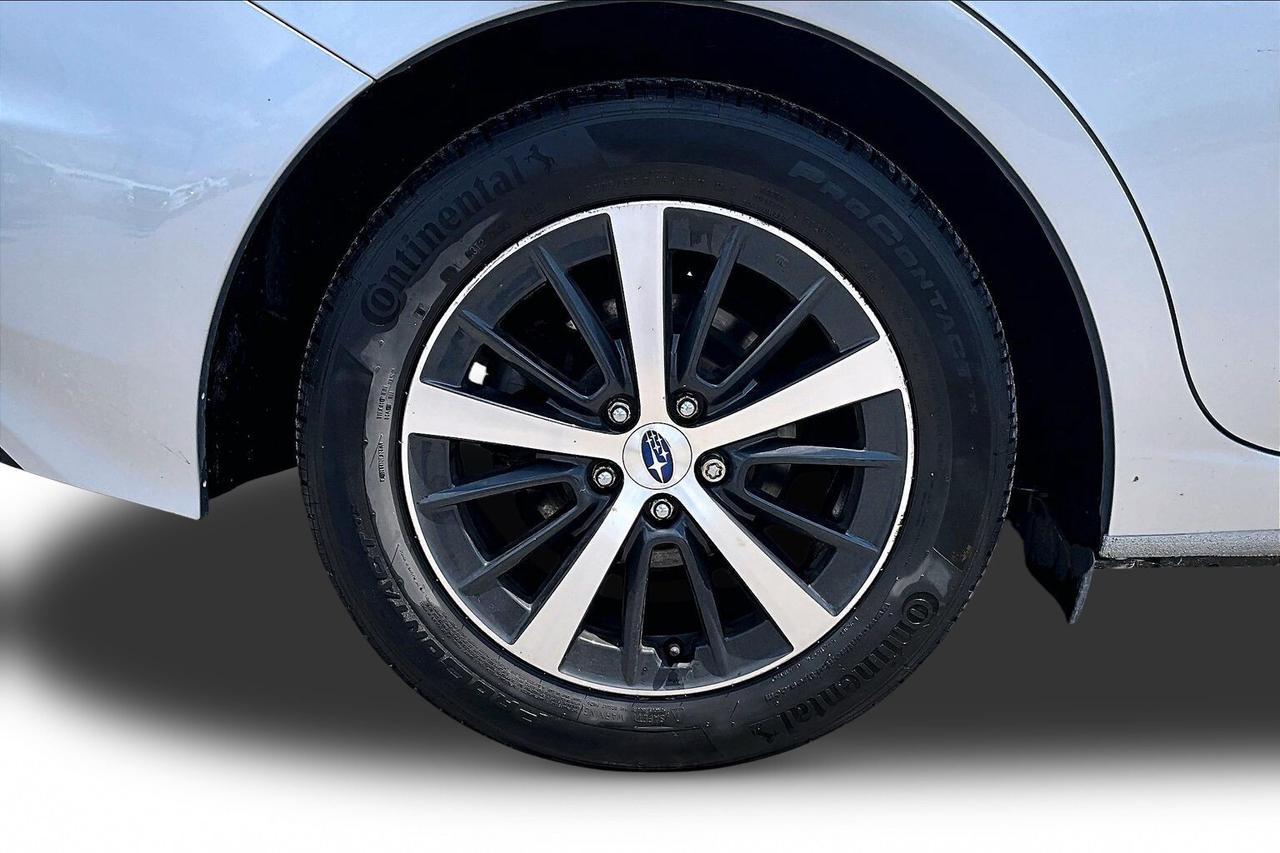 2019 Subaru Impreza TOURING AWD   ACCIDENT FREE   2 SETS OF TIRES Photo
