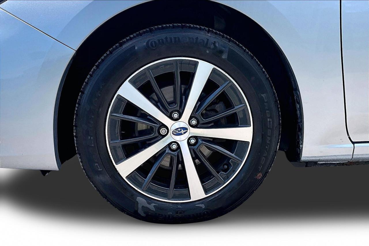 2019 Subaru Impreza TOURING AWD   ACCIDENT FREE   2 SETS OF TIRES Photo