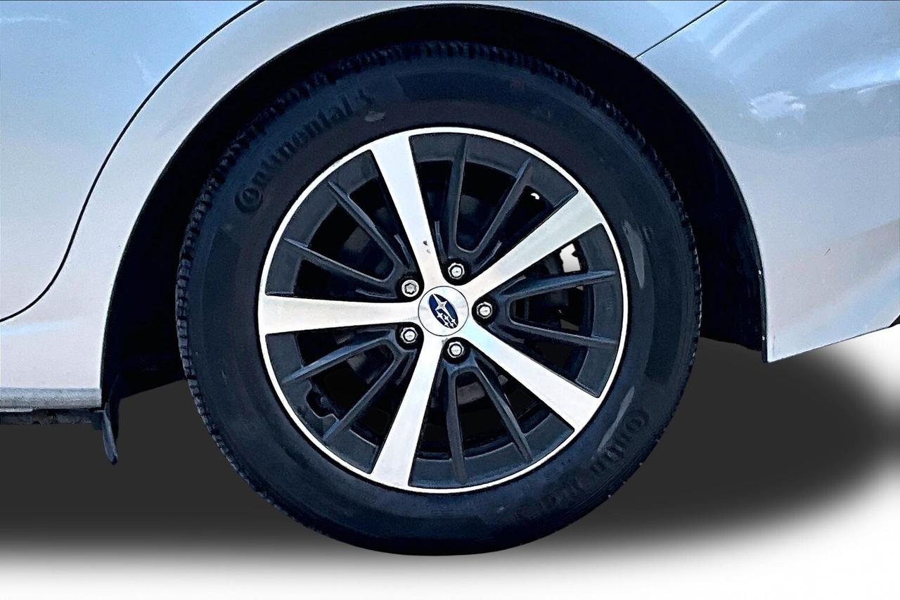 2019 Subaru Impreza TOURING AWD   ACCIDENT FREE   2 SETS OF TIRES Photo