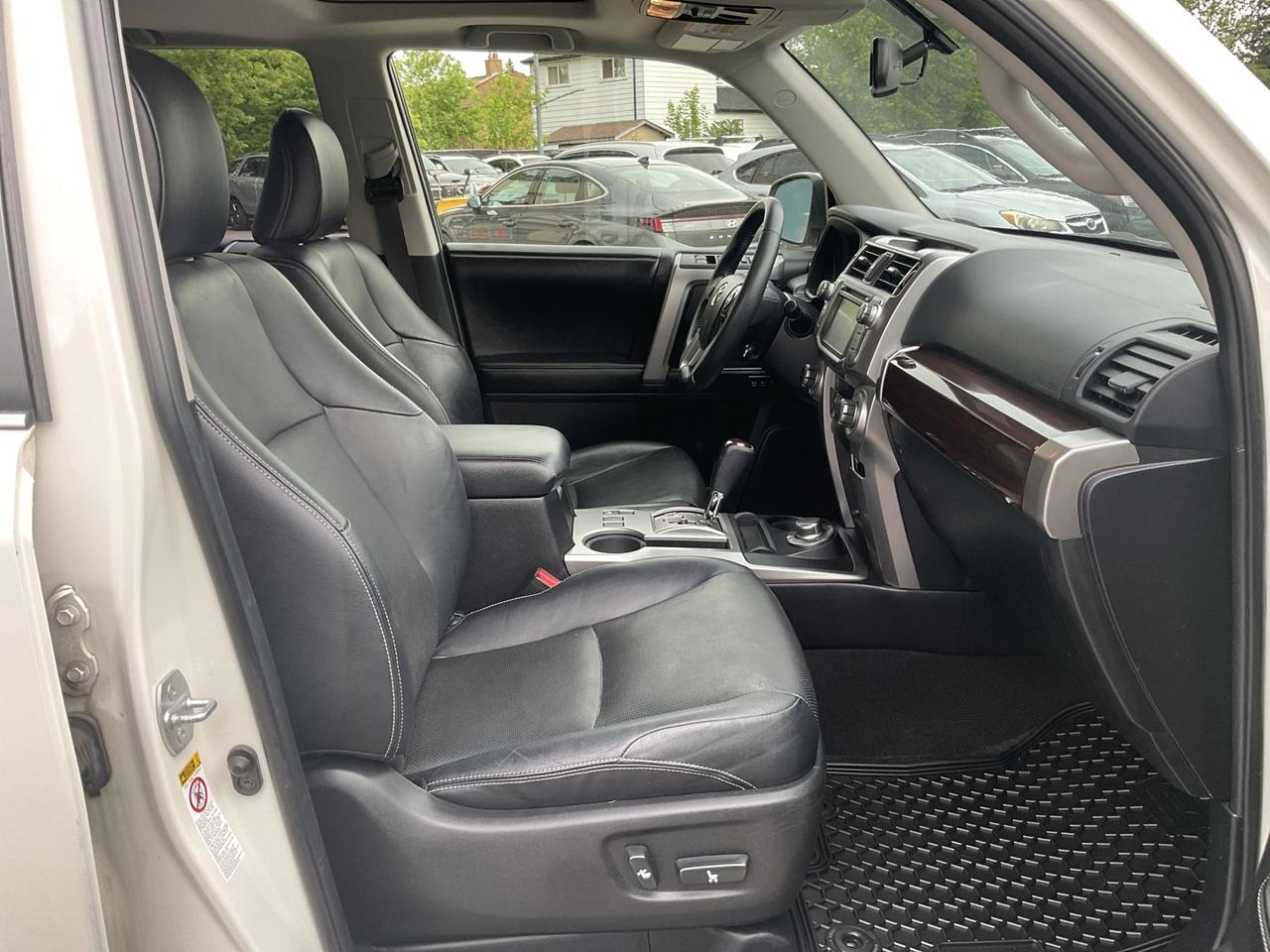 2014 Toyota 4Runner LIMITED 4WD - LEATHER! NAV! BACK-UP CAM! COOLED SE Photo