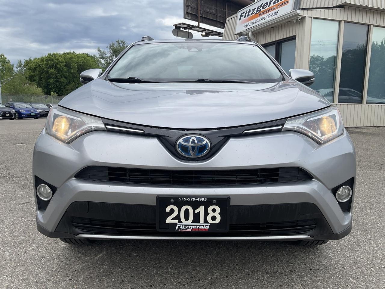 2018 Toyota RAV4 HYBRID XLE - BACK-UP CAM! BSM! SAFETY SENSE! SUNRO Photo