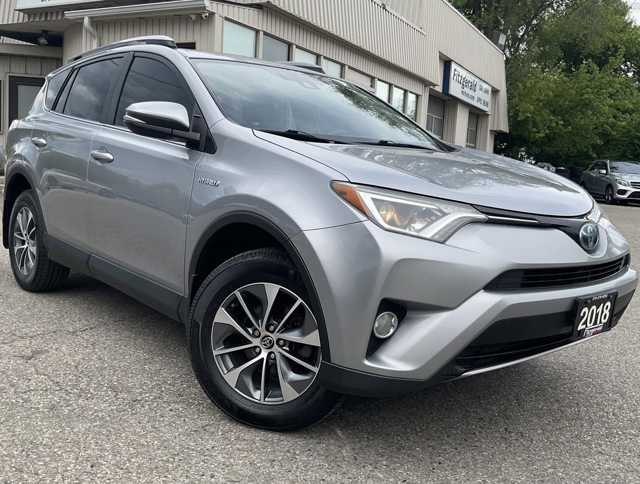 2018 Toyota RAV4 HYBRID XLE - BACK-UP CAM! BSM! SAFETY SENSE! SUNRO Photo