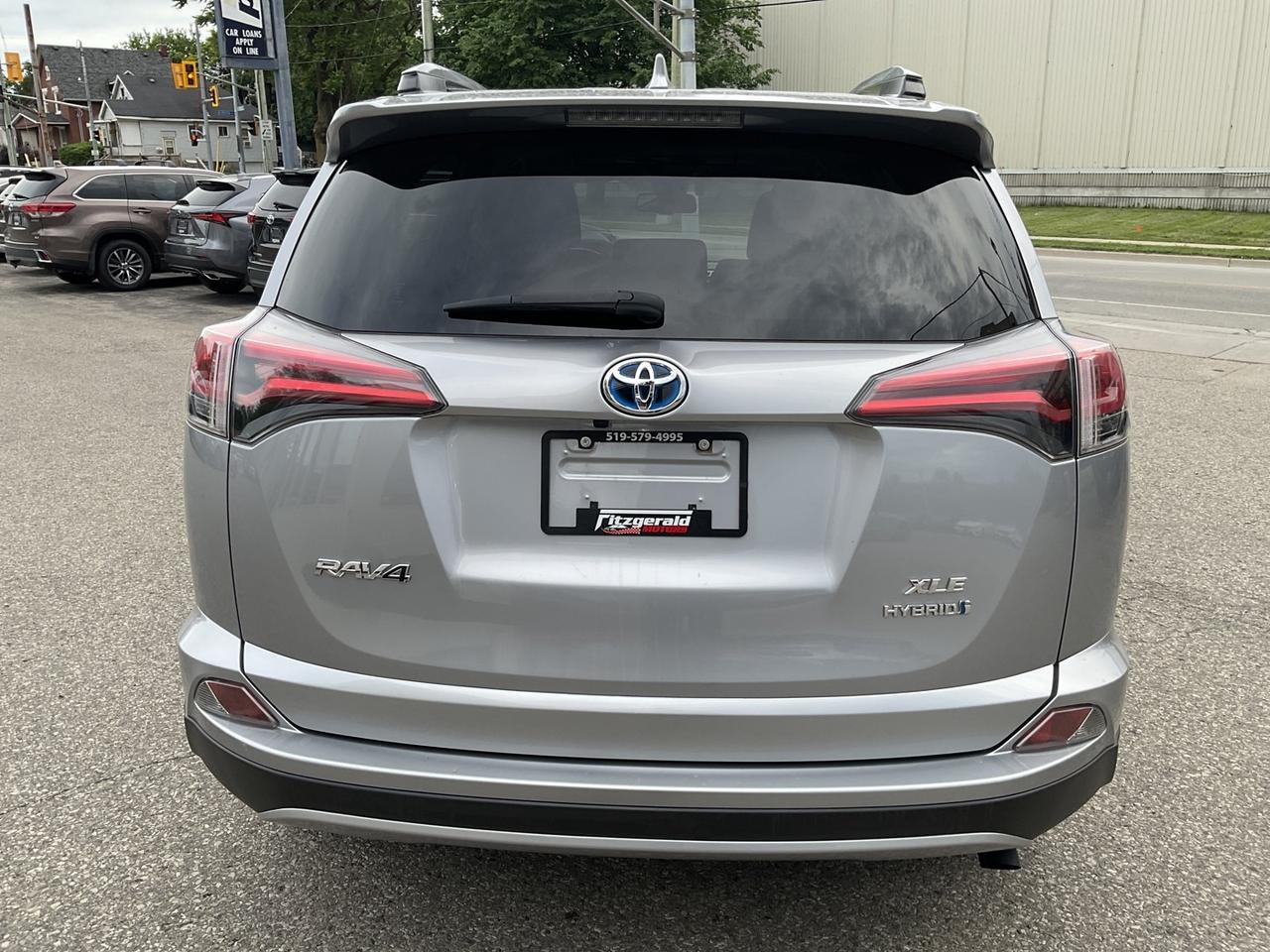 2018 Toyota RAV4 HYBRID XLE - BACK-UP CAM! BSM! SAFETY SENSE! SUNRO Photo