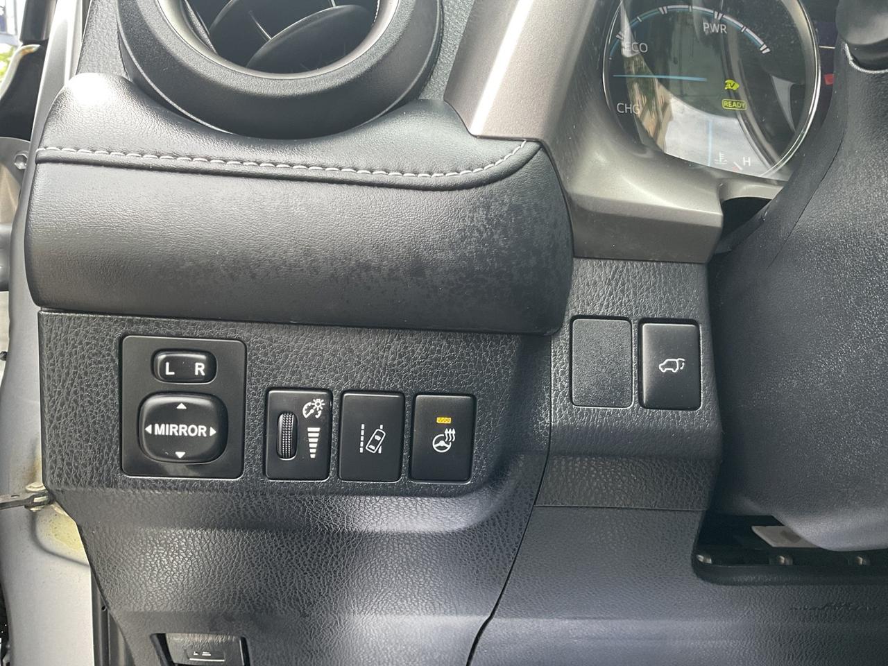 2018 Toyota RAV4 HYBRID XLE - BACK-UP CAM! BSM! SAFETY SENSE! SUNRO Photo
