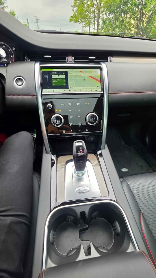 2020 Land Rover Discovery Sport R-Dynamic HSE P290 Photo