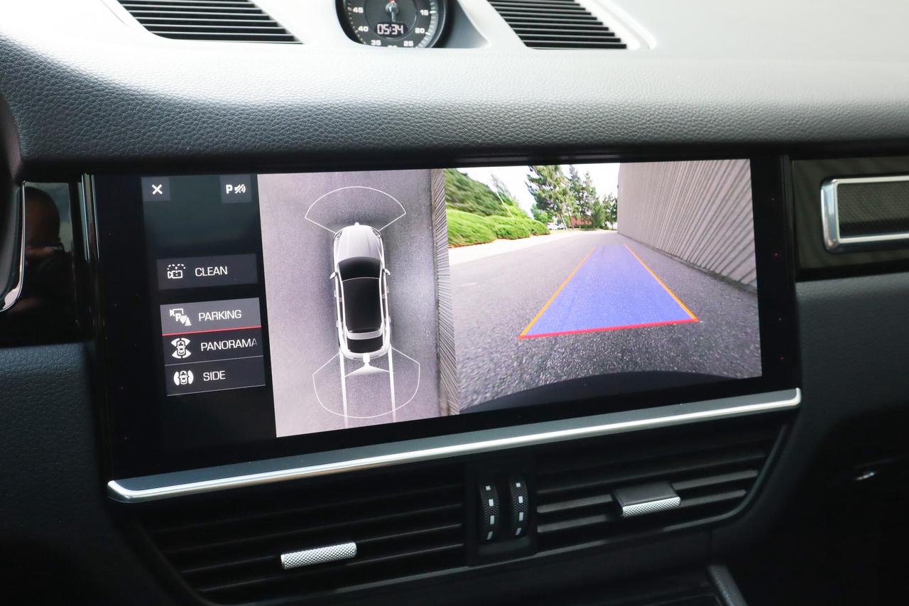 2020 Porsche Cayenne  Photo
