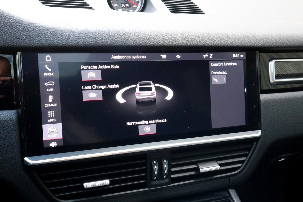2020 Porsche Cayenne  Photo