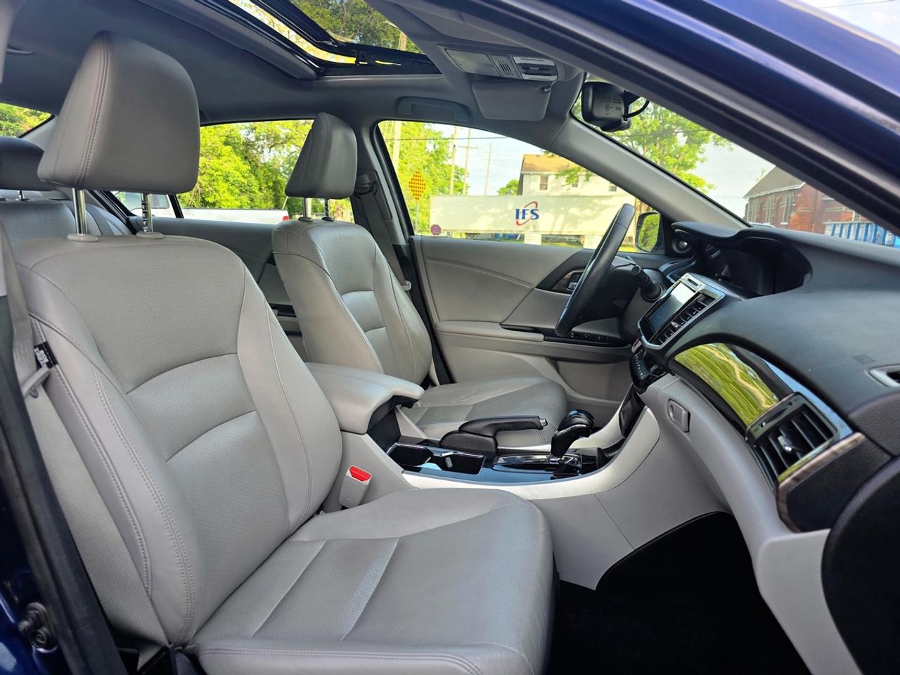 2016 Honda Accord EX-L | No Accidents! Photo