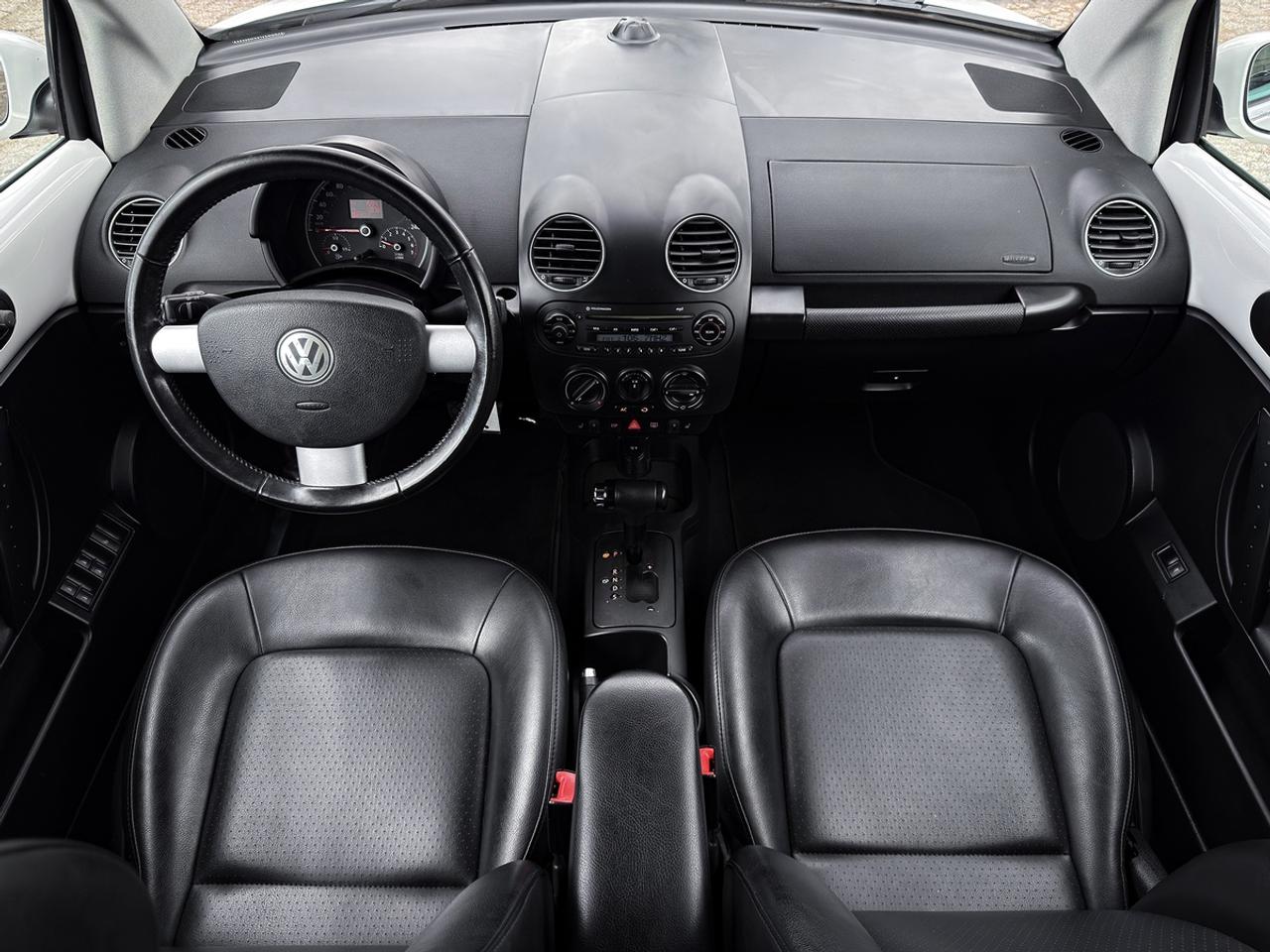 2010 Volkswagen New Beetle Comfortline Convertible Photo