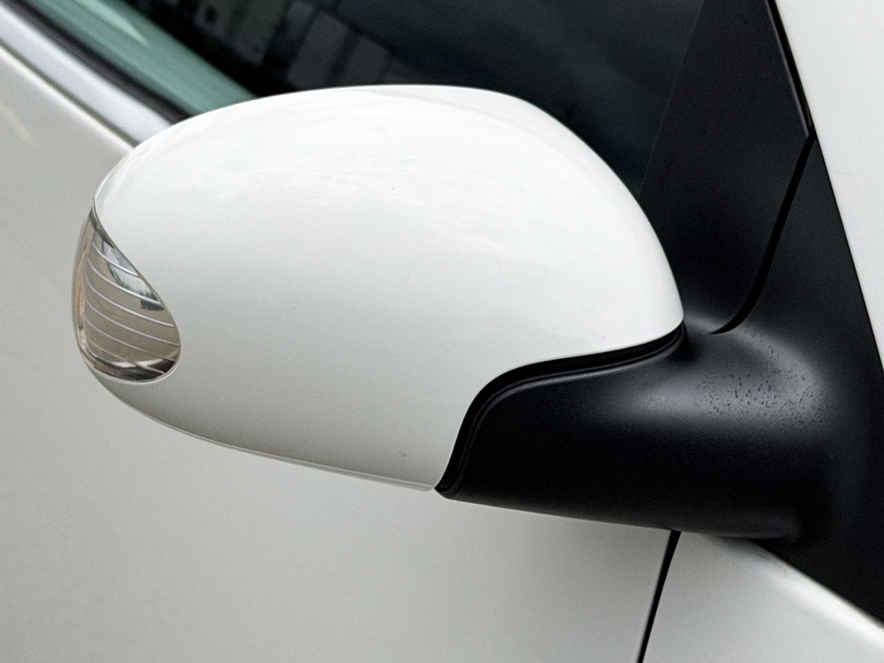 2010 Volkswagen New Beetle Comfortline Convertible Photo