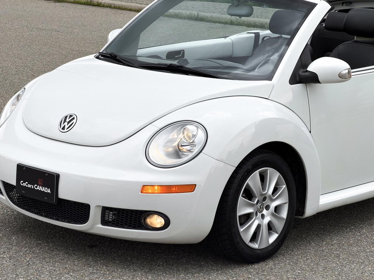 2010 Volkswagen New Beetle Comfortline Convertible Photo